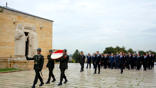 TSK Mehmetçik Vakfından 42'nci kuruluş yıl dönümü dolayısıyla Anıtkabir'e ziyaret