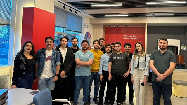 BUÜ Makine Mühendisliği öğrencileri eklemeli imalat yöntemlerini uygulamalı öğreniyor