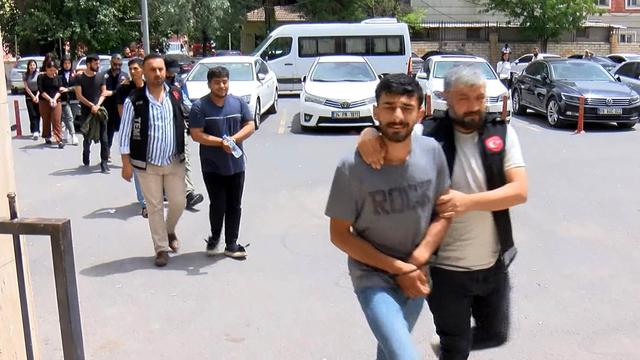 Şanlıurfa'da terör örgütü propagandasına 7 gözaltı