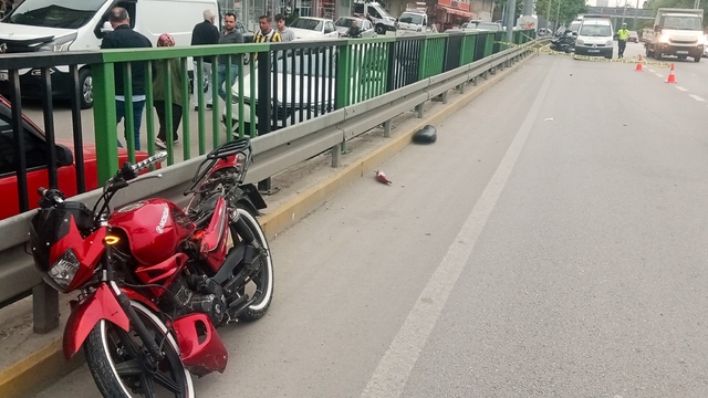 Kocaeli'de araçla çarpışan motosikletin sürücüsü yaralandı