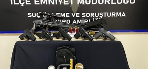 İzmir'de uyuşturucu operasyonunda yakalanan 2 şüpheli tutuklandı