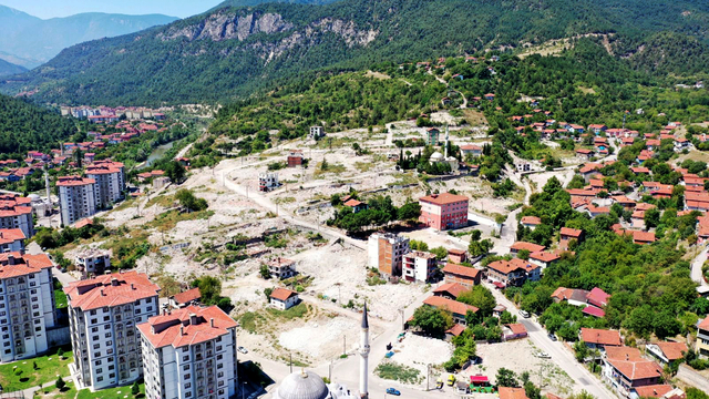 Karabük'te Soğuksu Mahallesi 3. Etap TOKİ konutlarının ihalesi yapıldı