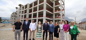 Rektör Özlenen Özkan Kemer'de ziyaretlerde bulundu