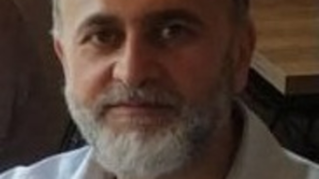 TIR'ın savrulan dorsesine çarpan hafif ticari araçta ölen 3 kişi toprağa verildi