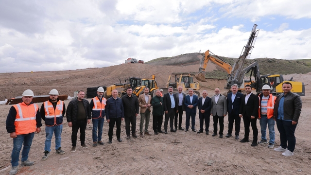 Başkan Büyükkılıç, Yüksek Hızlı Tren projesi şantiyesinde incelemede bulundu