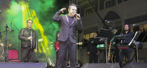 Şarkıcı Ferhat Göçer Şırnak'ta konser verdi