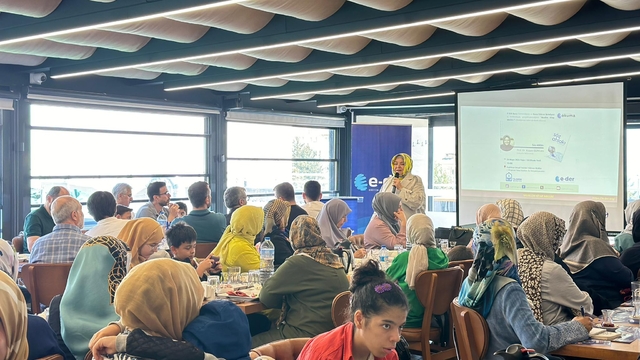 Eğitim ve Değişim Derneği yazar-öğretmen buluşmalarında Prof. Dr. Ayşen Gürcan'ı ağırladı