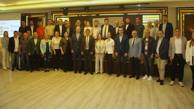 BİSİAD üyeleri, "dijitalleşme ve ekonomi" başlıklı toplantıda bir araya geldi