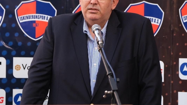 İskenderunspor Başkanı Hakan Bolat, takımın kapatılacağını ya da devredileceğini açıkladı: