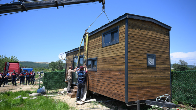 Edirne'de tarım arazilerindeki izinsiz yapılan "tiny house"ları kaldırma çalışmaları sürüyor