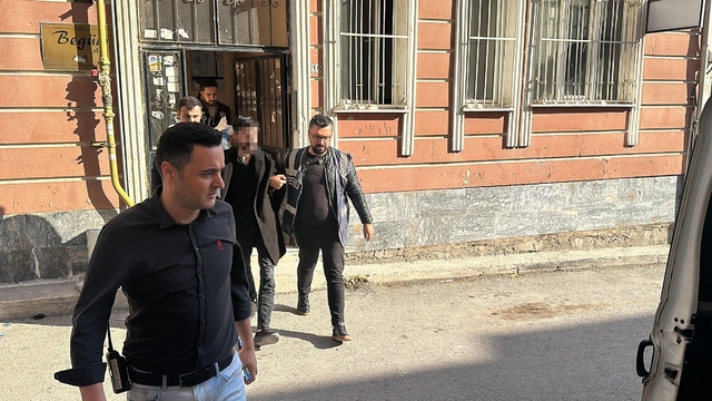 Kütahya'da 'büyü bozma/muska yazma' tarifesi ile dolandırıcılığa 4 gözaltı