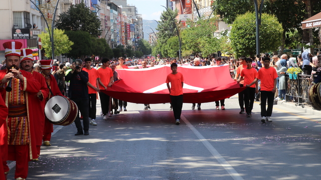 Isparta'da "2024 Uluslararası Gül Festivali" başladı