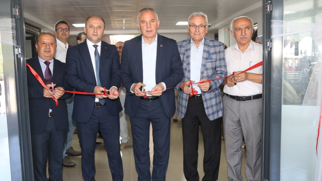 Taşova Halk Eğitimi Merkezinin yıl sonu sergisi açıldı