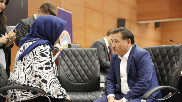 Kayseri Valisi Gökmen Çiçek vatandaşlarla buluştu