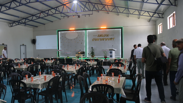 Aksaray'da köy okuluna yapılan çok amaçlı spor salonu törenle açıldı