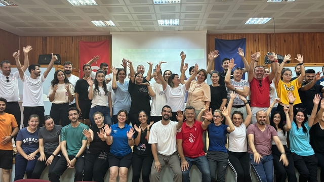 Özel sporcular atletizm antrenör kursu Adana'da başladı