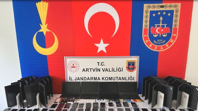 Artvin merkezli 3 ilde 600 milyonluk dolandırıcılık operasyonu: 21 tutuklama - Artvin Haberleri