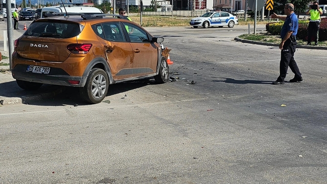 Amasya'da iki aracın çarpışması sonucu 2 kişi yaralandı - Amasya Haberleri