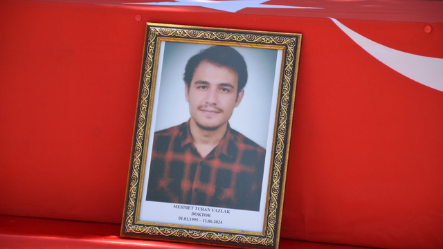 Sinop'taki kazada ölen doktor Mehmet Turan Yazlak, Tokat'ta son yolculuğuna uğurlandı