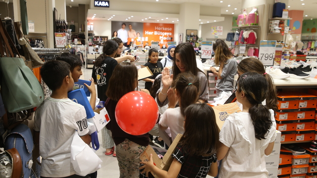 Kahramanmaraş'ta 515 çocuğun elbise ve ayakkabı ihtiyacı giderildi