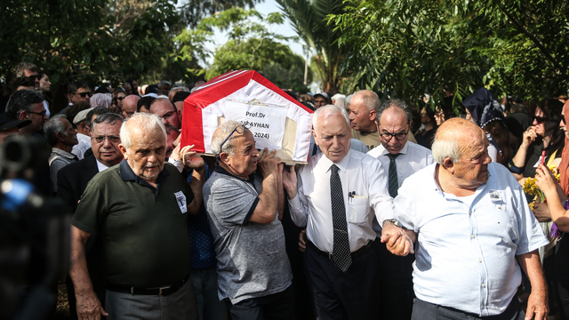 Kadın hastalıklarının duayen hocası Prof. Dr. Ali Ayhan'ın cenazesi defnedildi