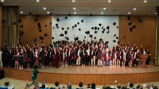 Karabük Üniversitesi'nde mezuniyet sevinci