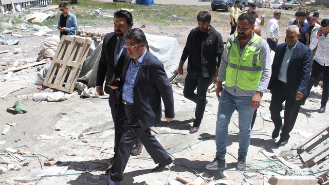 AK Parti Van Milletvekili Türkmenoğlu, Gevaş Devlet Hastanesi inşaatını inceledi