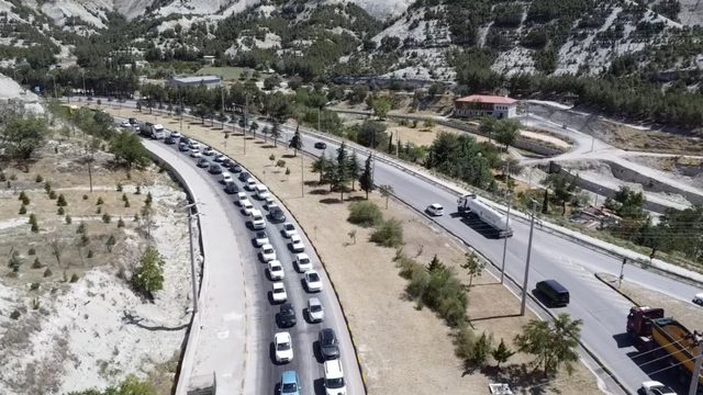 Antalya-Fethiye-Burdur kara yolunda bayram tatili dönüşü trafik yoğunluğu başladı