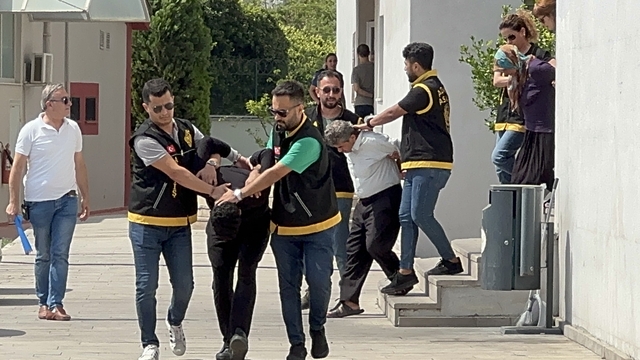GÜNCELLEME 2 - Adana'da 4 akrabasını öldürüp kaçan zanlı Hatay'da yakalandı
