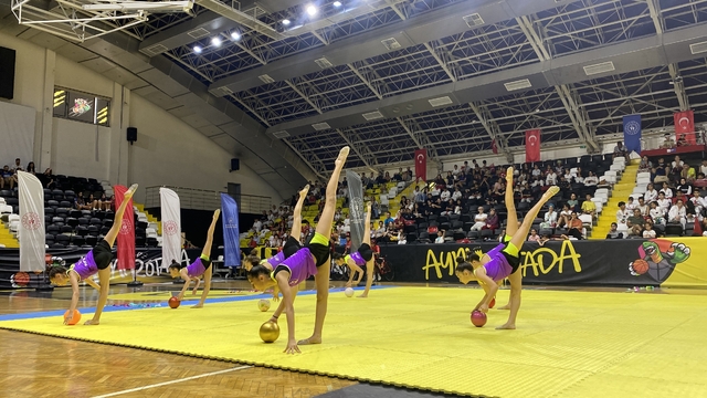 Mersin'de spor okulları törenle hizmete girdi