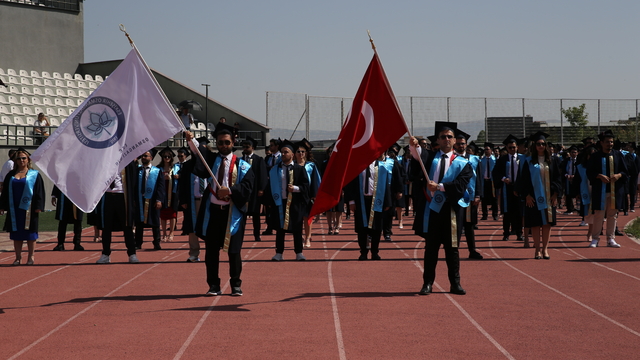 Eskişehir Osmangazi Üniversitesi Tıp Fakültesinde mezuniyet heyecanı