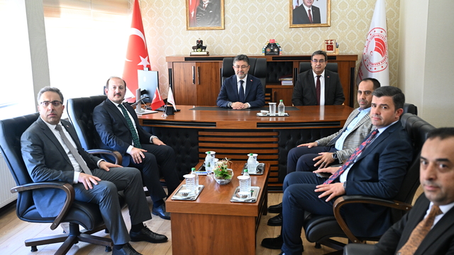 Tarım ve Orman Bakanı Yumaklı, Mersin'de TMO'nun yeni depolarını hizmete açtı: