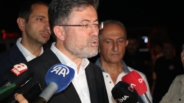 Selçuk'ta çıkan orman yangını Kuşadası'na da sıçradı (5)