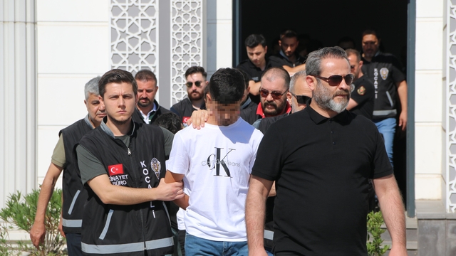 Lise müdür yardımcısı cinayetinde 11 şüpheli adliyede