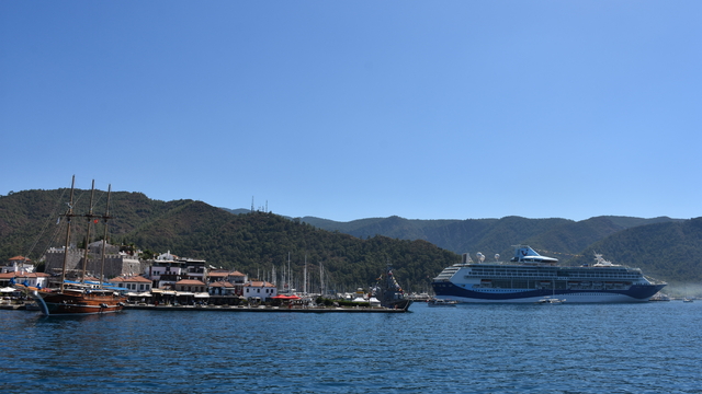 Yolcu gemisi Marella Discovery, "ana limanı" Marmaris'e geldi