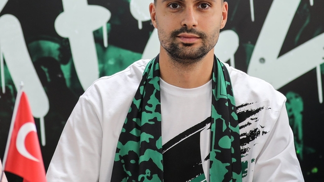 Kocaelispor, savunma oyuncusu Tarkan Serbest'i kadrosuna kattı