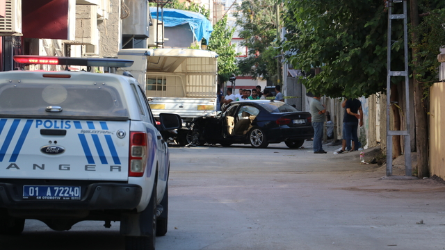 Adana'da otomobilinde silahlı saldırıya uğrayan kişi öldü