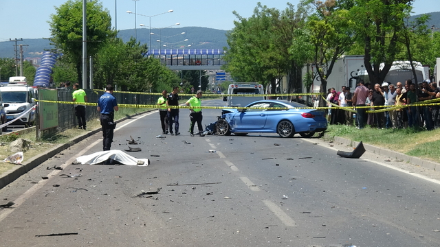 Bolu'da kavşakta 4 otomobilin karıştığı kaza: 2 ölü, 3 yaralı