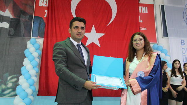 Manyas Meslek Yüksek Okulunda mezuniyet programı düzenlendi