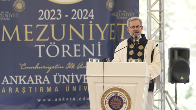 Ankara Üniversitesinde 2023-2024 Eğitim-Öğretim Yılı Rektörlük Mezuniyet Töreni coşkusu
