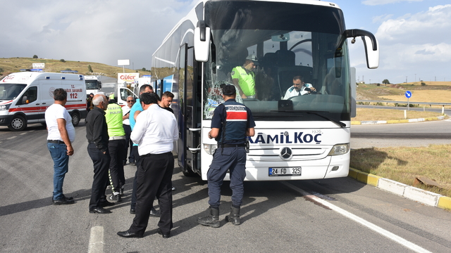 Sivas'ta yolcu otobüsünün çarptığı yaya öldü
