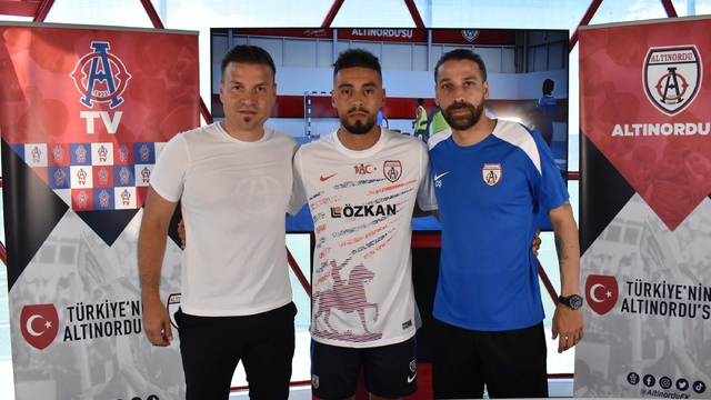 Altınordu'da Kaan Baysal imzaladı