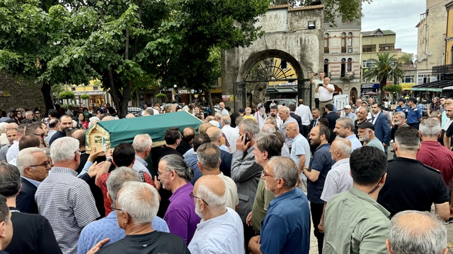 Trabzonlu gazeteci Ali Savaş, son yolculuğuna uğurlandı
