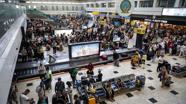 Antalya Havalimanı'nda 6 ayda 14,5 milyon yolcu trafiği