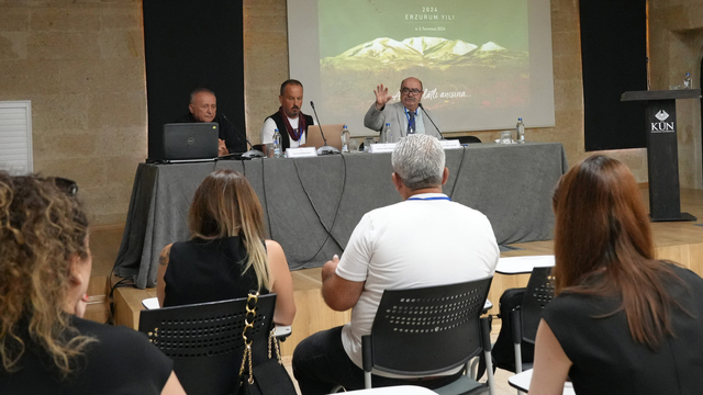 KÜN'de "Aşık Sanatı Sempozyumu" düzenlendi