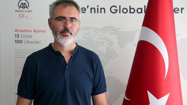 FETÖ'NÜN DARBE GİRİŞİMİNİN 8. YILI - 15 Temmuz gazisi öğretmen çenesine takılan platinle yaşıyor