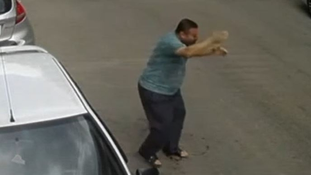 Eniştenin, eski iş ortağı kayınbiraderlerini vurup intihara kalkıştığı olay kamerada