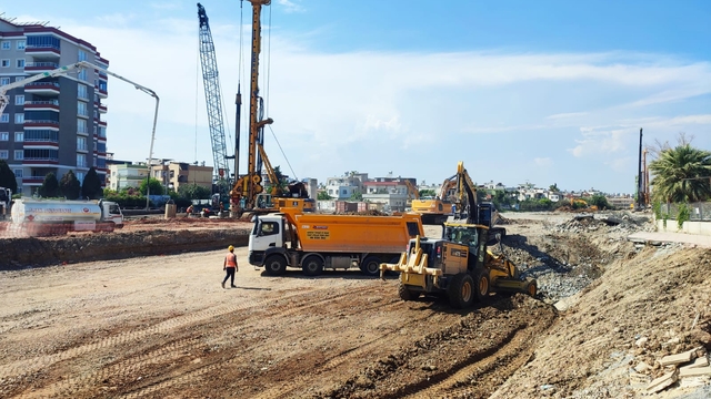 AK Parti Mersin İl Başkanı Adem Aldemir, hızlı tren hattı projesini değerlendirdi