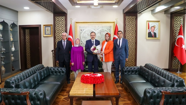 Siirt Valisi Kızılkaya, İl Nüfus ve Vatandaşlık Müdürü Gürlek ve kurum personelini kabul etti