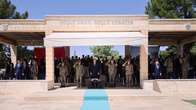 Mardin 4. Hudut Alay Komutanlığında sancak devir teslim töreni
